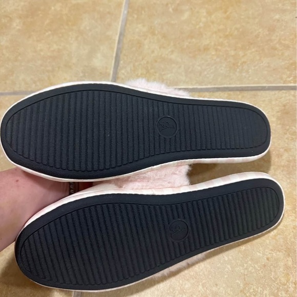 Victoria Secret Slippers - Picture 2 of 3